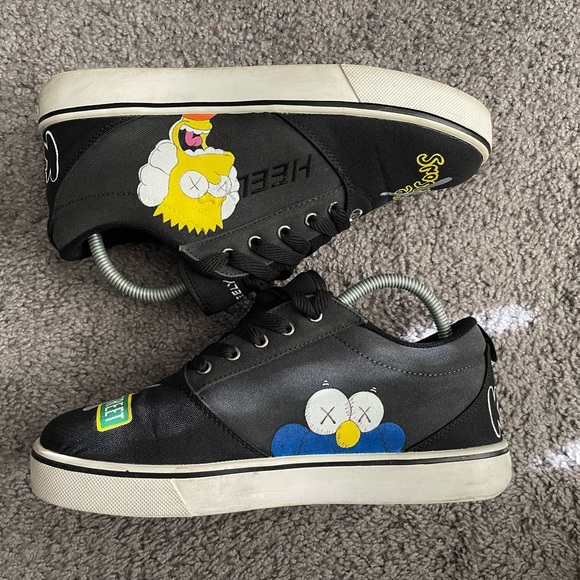 Custom Hand Painted Heelys - Picture 5 of 10